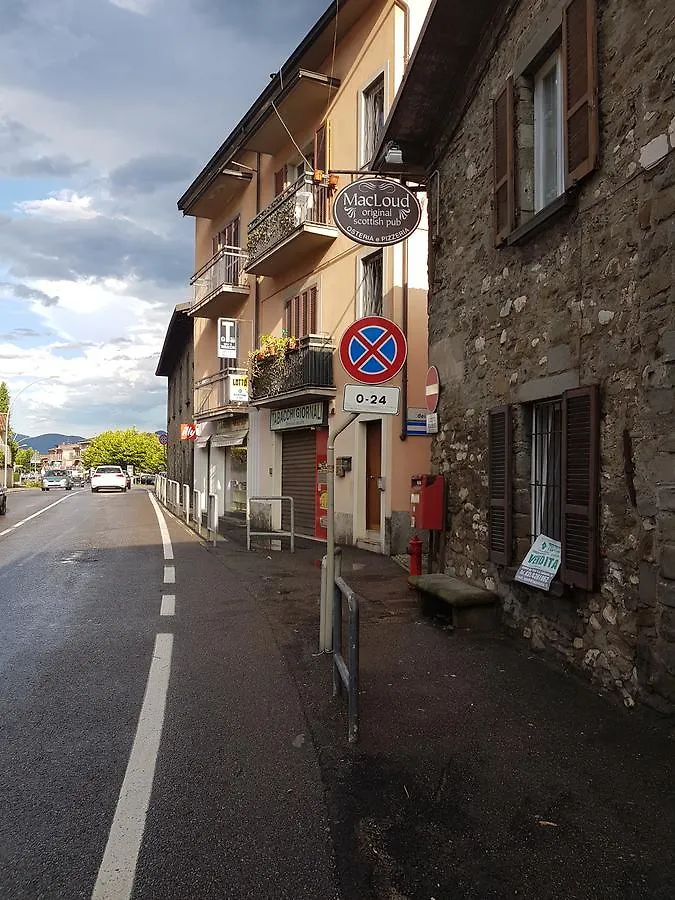Macloud Pub B&B Sarnico Italien