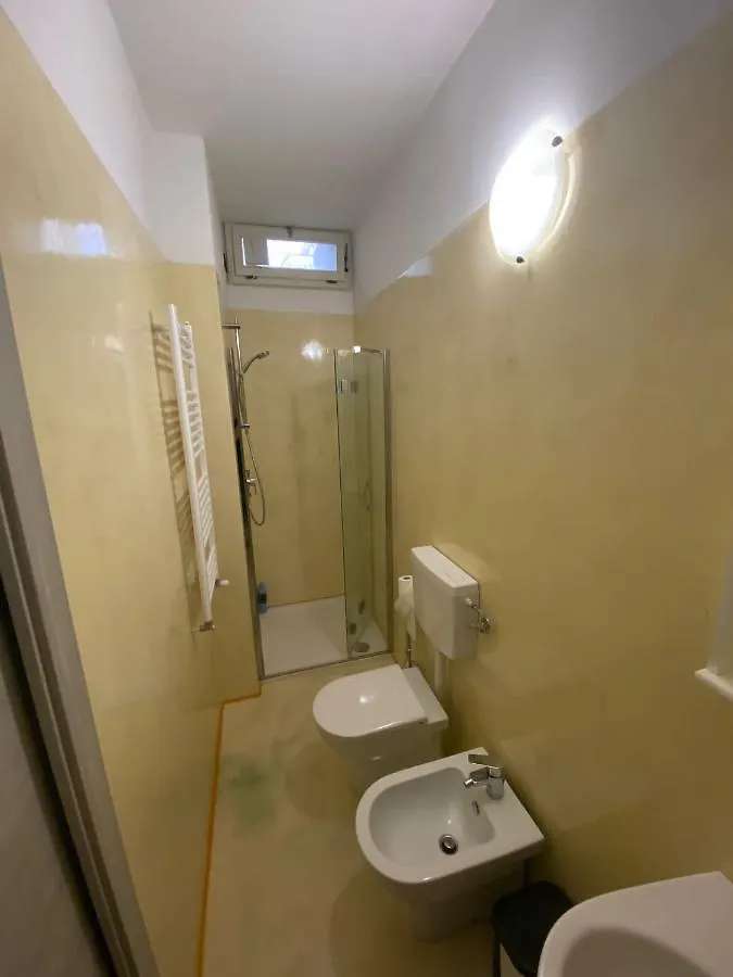Oda ve Kahvaltı Macloud Pub B&B Sarnico