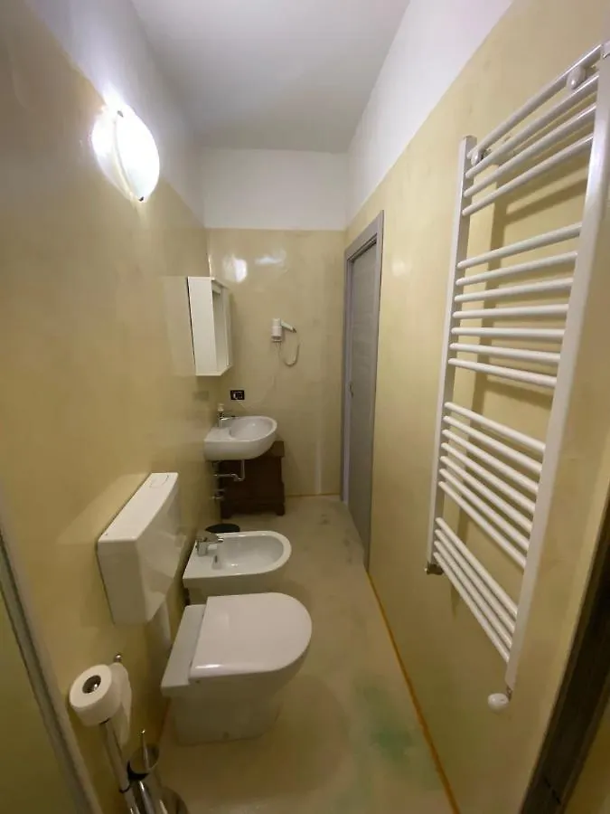 Oda ve Kahvaltı Macloud Pub B&B Sarnico