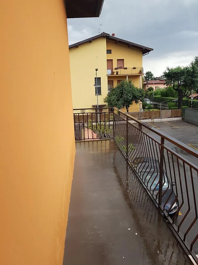 Macloud Pub B&B Sarnico Oda ve Kahvaltı
