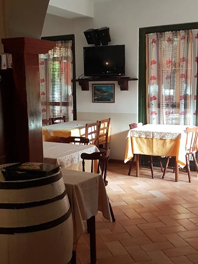 Macloud Pub B&B Sarnico 0*,